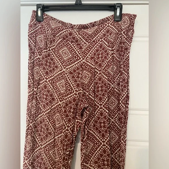 Cato Women's Wide Leg Pants - Burgundy Geometric Ribbed Boho - Picture 4 of 9